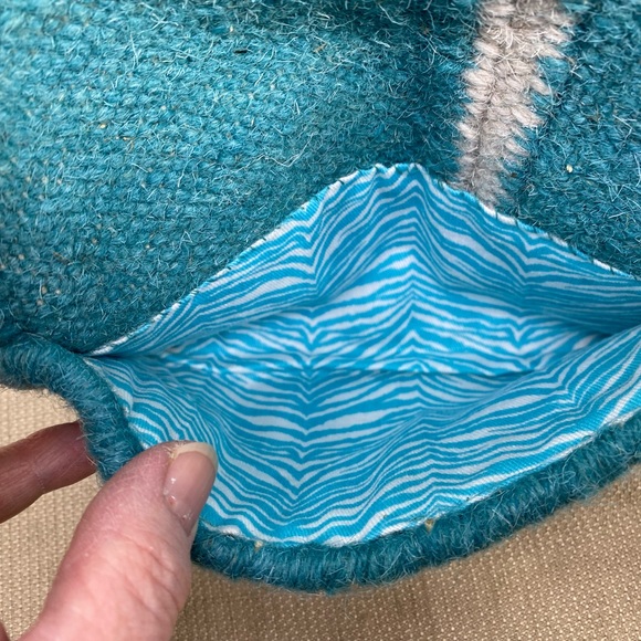 TURQUOISE/WHITE WOVEN WOOL WRISTLET WITH LEATHER STRAP - Picture 7 of 9